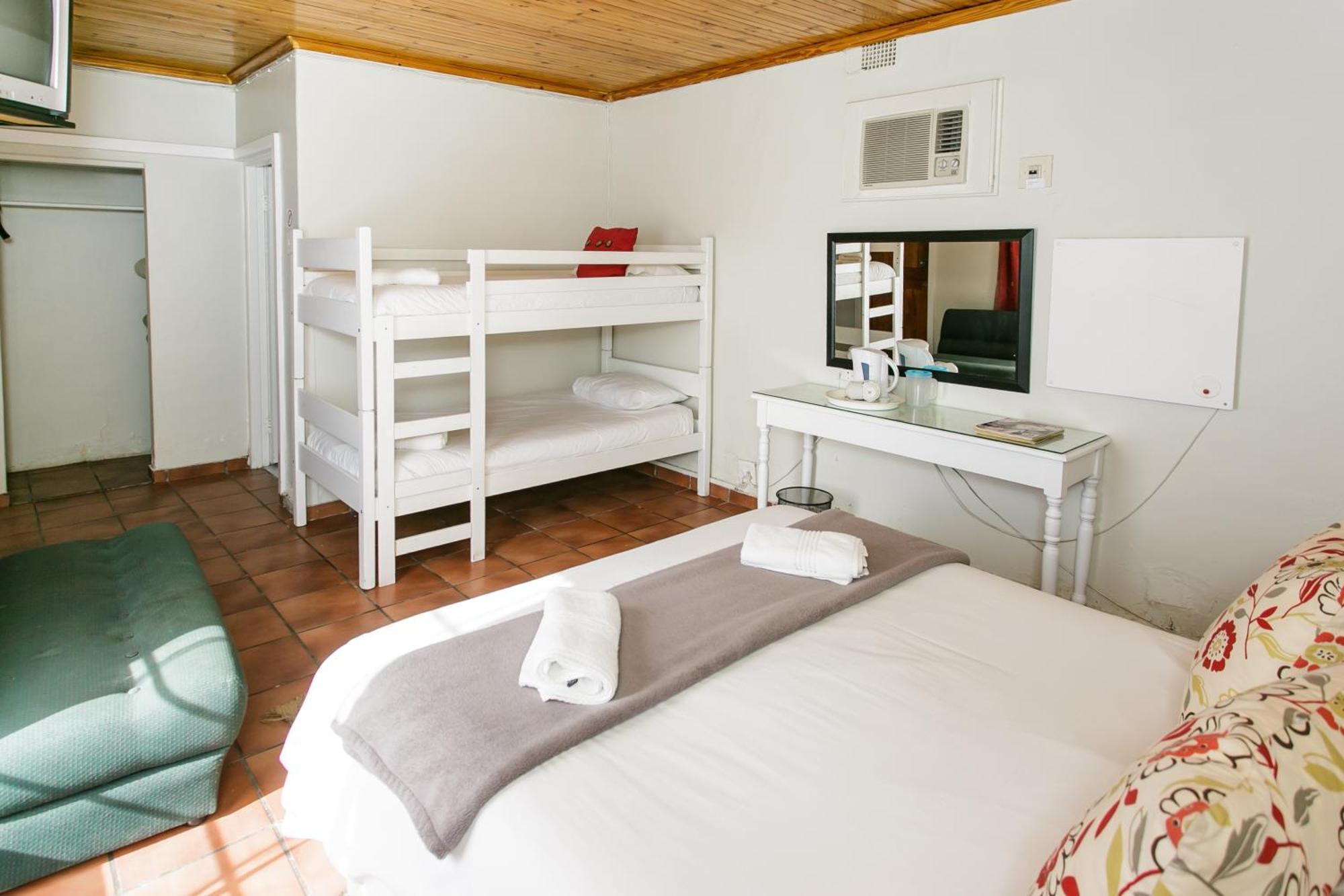 Wagon Wheel Country Lodge Beaufort West Bilik gambar