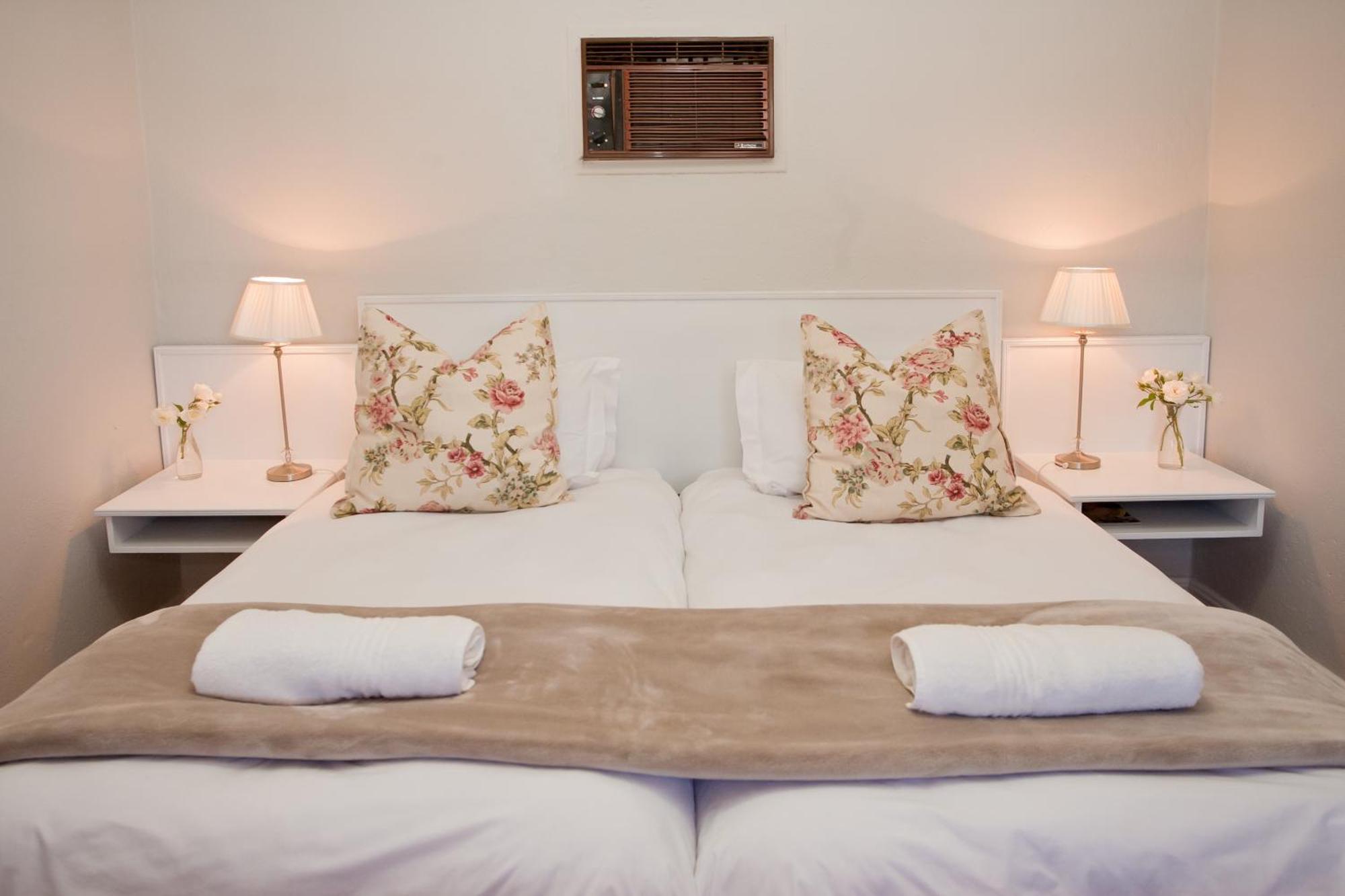 Wagon Wheel Country Lodge Beaufort West Bilik gambar